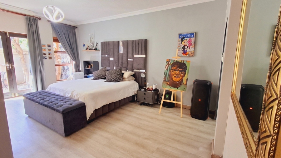 5 Bedroom Property for Sale in Roodia Free State